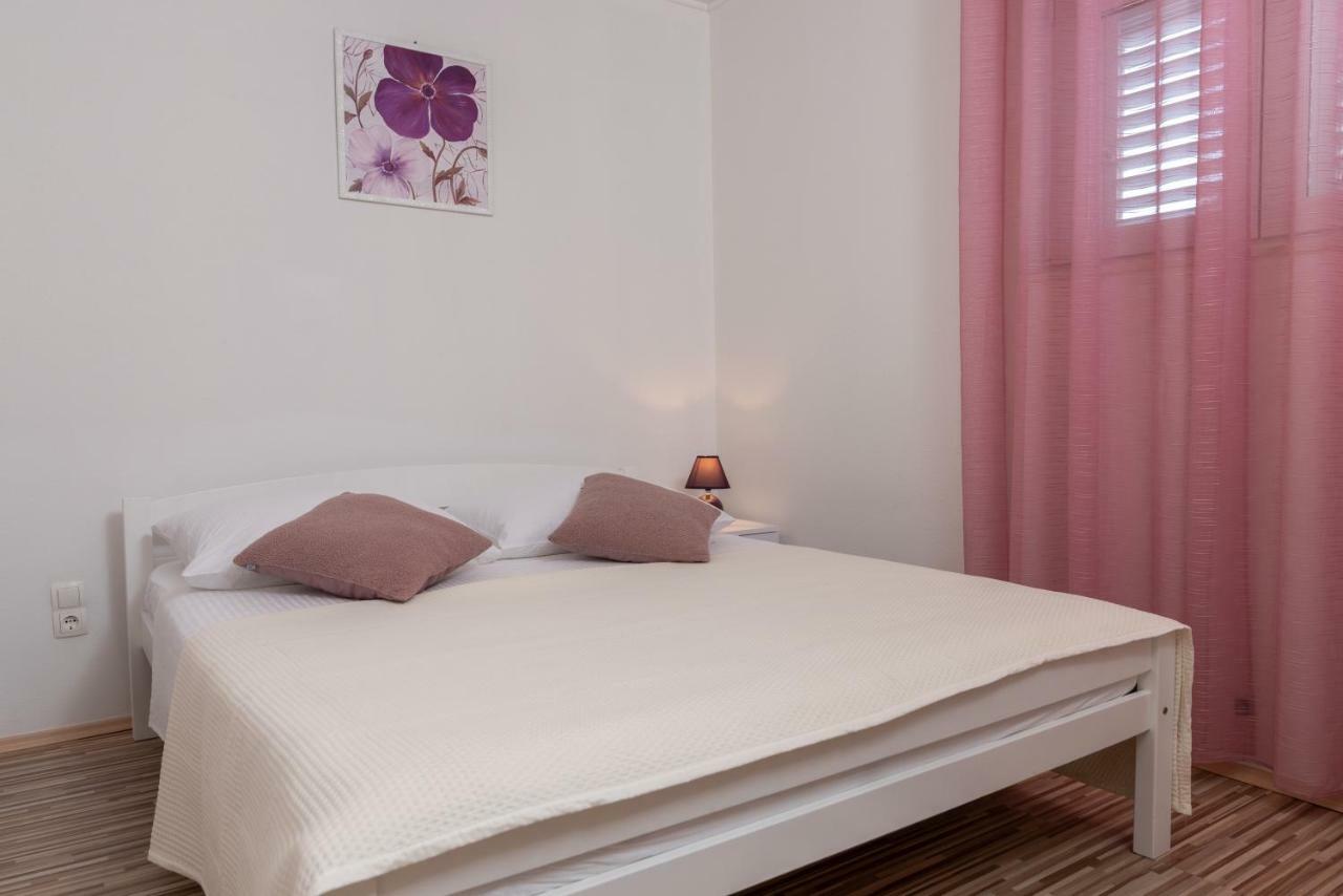 Apartment Nives Trogir Exterior foto