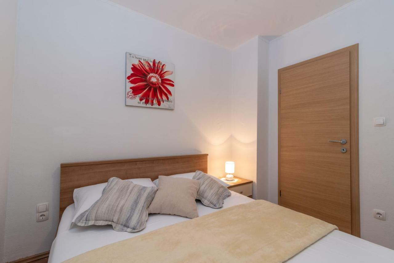 Apartment Nives Trogir Exterior foto