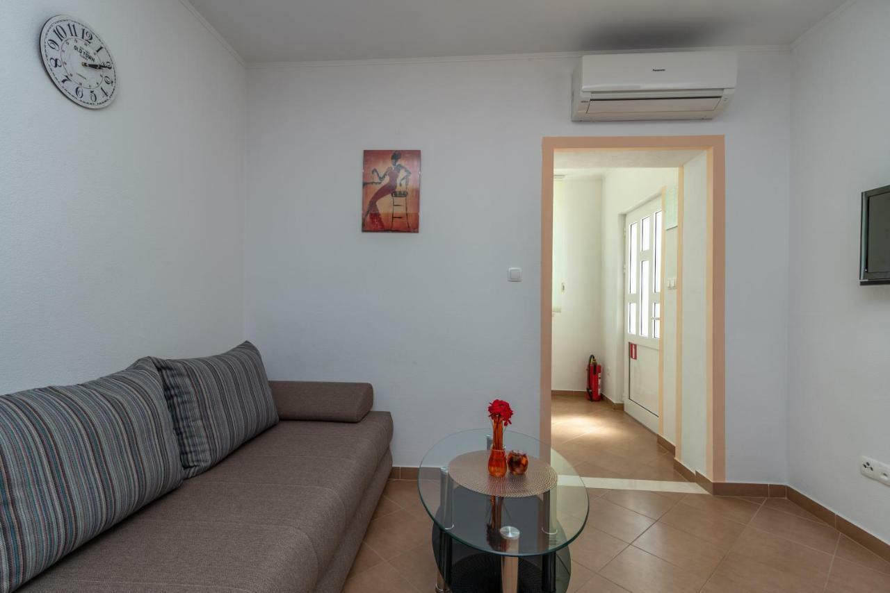 Apartment Nives Trogir Exterior foto