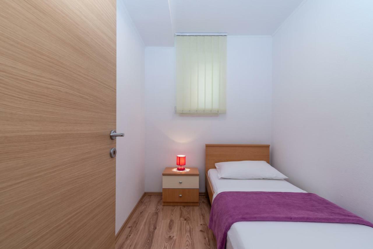 Apartment Nives Trogir Exterior foto